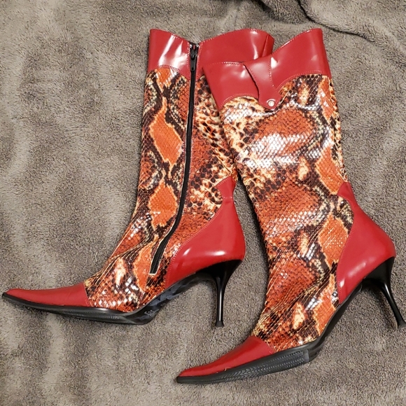 Vintage Shoes - Vintage Arise red snakeskin leather boots heels 37